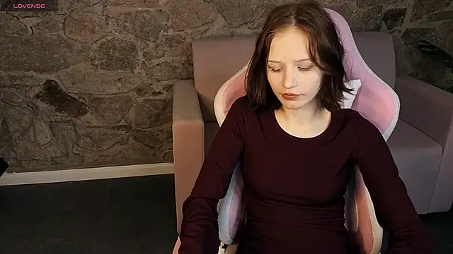 AliceJohansone Chat XXX in diretta