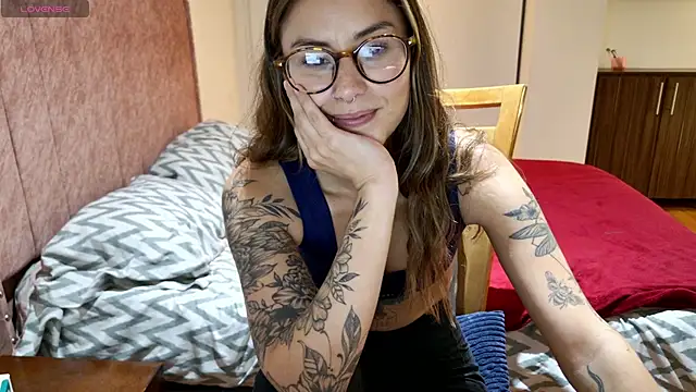 Emmy_petit Chat XXX in diretta