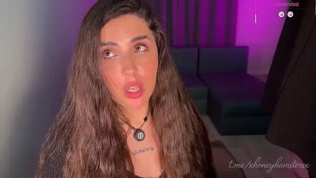 xHONEYHAMSTERSx webkamerás műsora