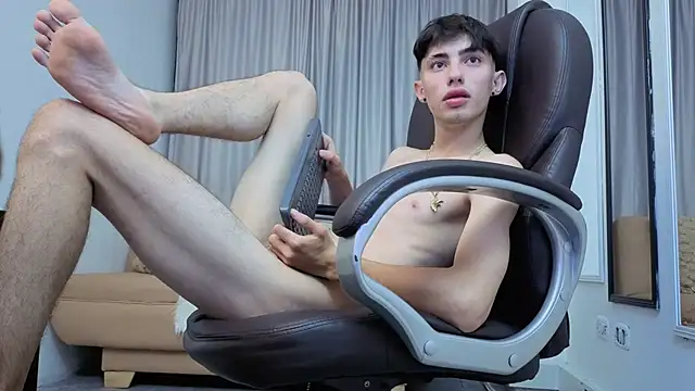 Chatroom XXX en direct de Caled_Saenz