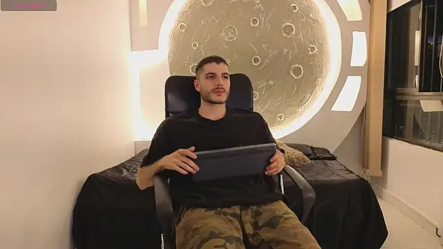 Rafael_Mendezz Adlı Modelin Canlı XXX Sohbeti