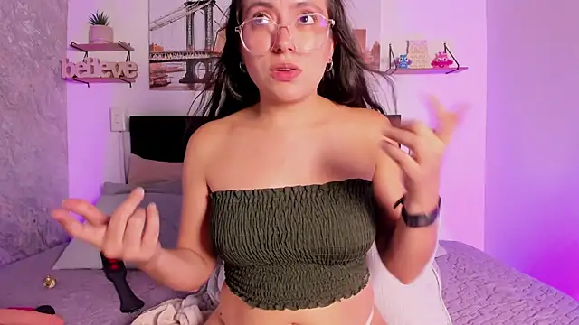 Chat +18 de SofiaLujan_ ao vivo