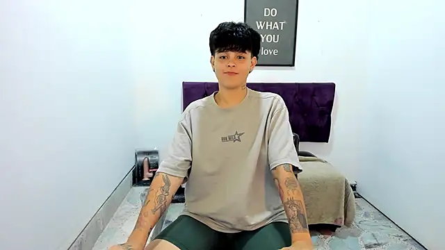 XXX chat uživo modela Iansayd333