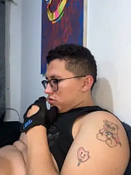 Kurtxxx22 Webcam Show