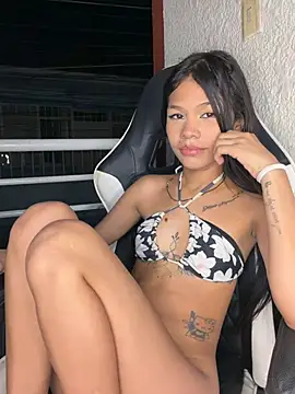 Angela_Start Show in webcam