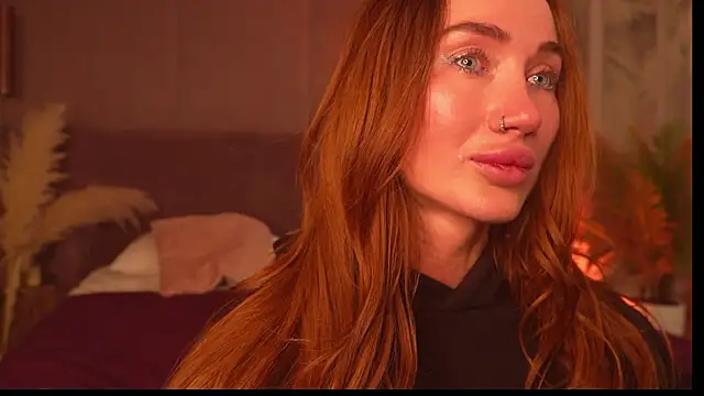Chat +18 de SerenaWest_ ao vivo