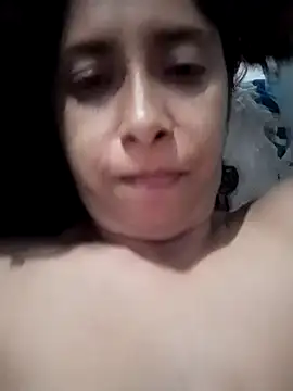 hotaniani Adlı Modelin Canlı XXX Sohbeti