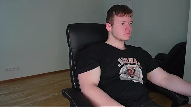 Richard_Dullas Chat XXX in diretta