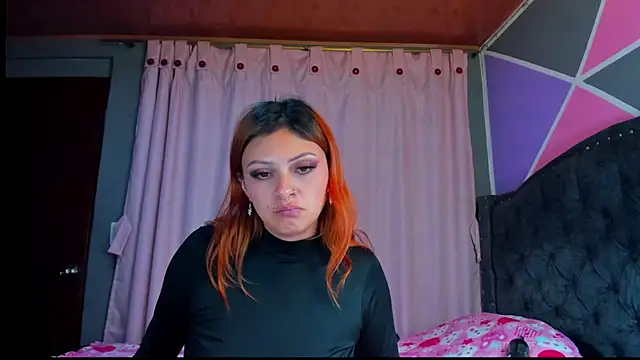 Emmily_Walker Adlı Modelin Canlı XXX Sohbeti