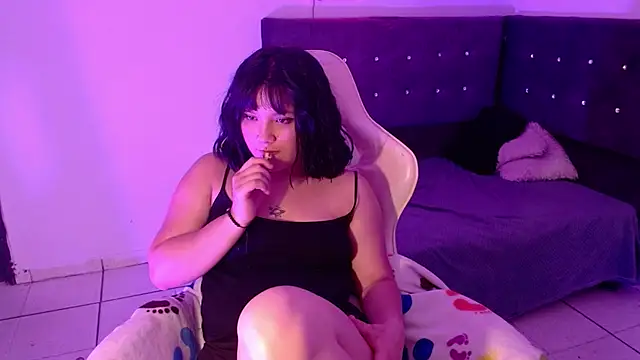 Violetpaige1 即時 XXX 聊天