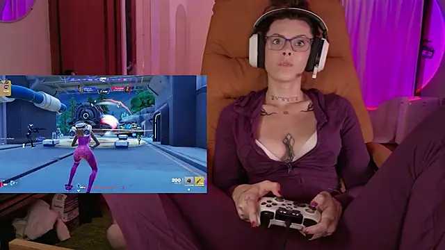 GennaJames' Webcam Show