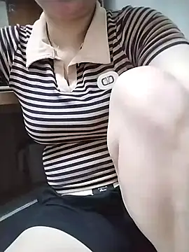 Girl_lovebaby's Live Chat Room