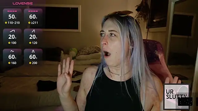 ursluttygf's Webcam Show