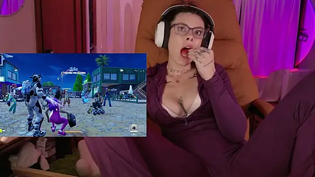 GennaJames' Webcam Show