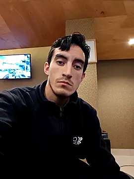 TommyMomentum Live XXX Chat