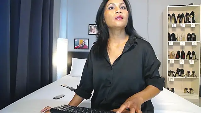 Živá chatovací místnost Hotbeebee