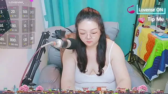 Chat +18 de AngelwithEcup ao vivo
