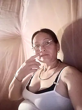 Chat +18 de Cucci07 ao vivo