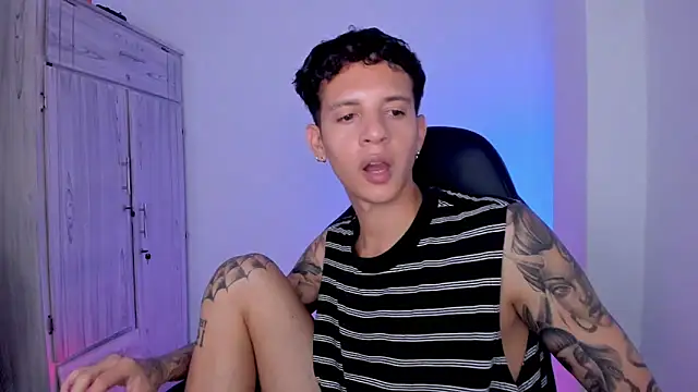tylernova 라이브 XXX 채팅