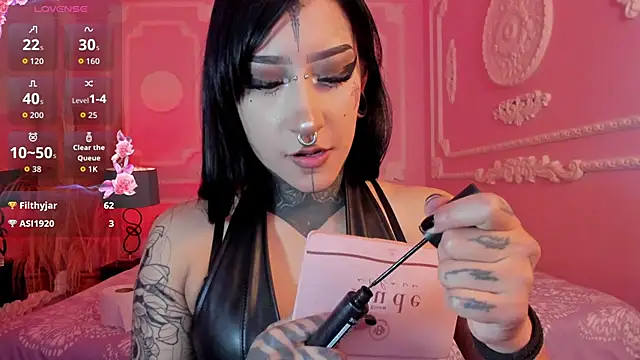 Kat_VonDeのライブXXXチャット