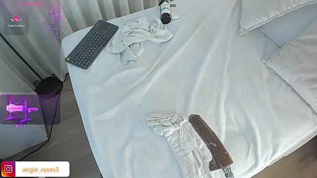 angiee_rosesn Live XXX chat