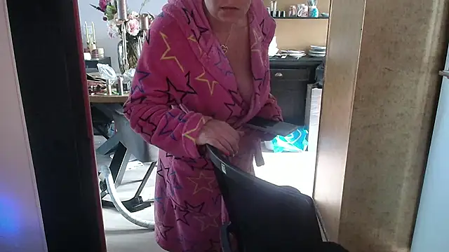 xMystiqueMavenxn Webbikameraesitys
