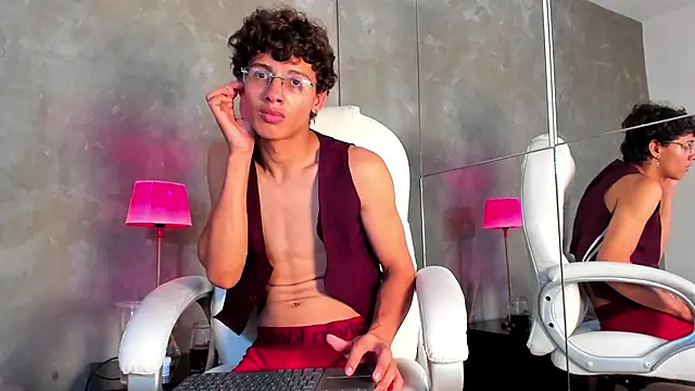 Ethan_todd live XXX chat