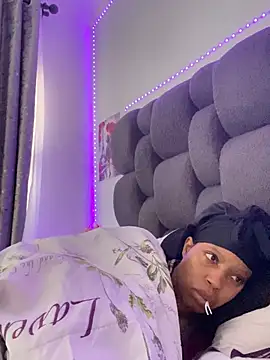 RainBougie's Live XXX Chat