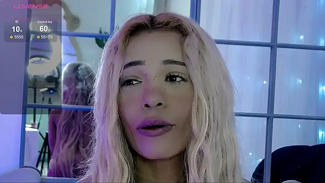Chat XXX en directo de SarahRaynex