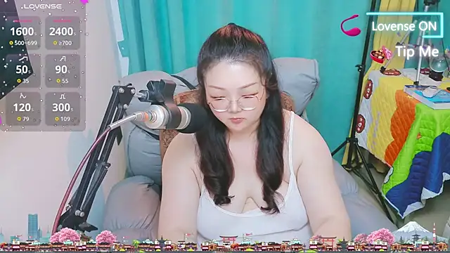 AngelwithEcup 网络视讯表演