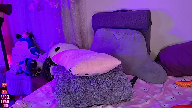 Angel-Lewd-Cake Adlı Modelin Canlı XXX Sohbeti
