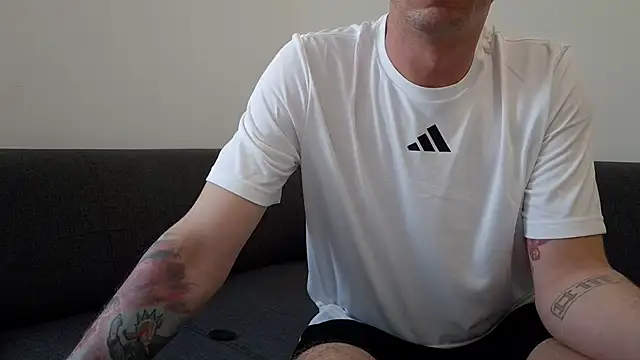 Show modela DaveroGeil na web-kameri