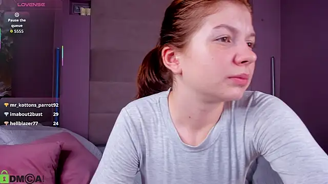 Nika_Jonson élő XXX-chatje