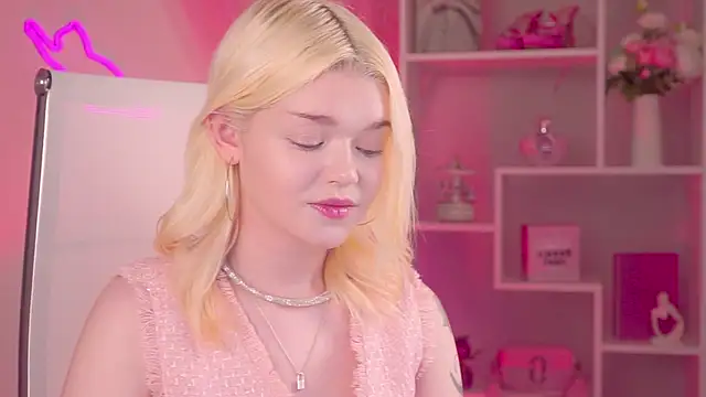 AdeleCartier's Live XXX Chat