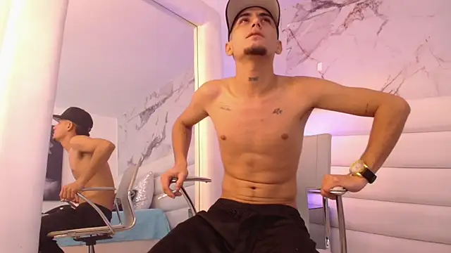 Show modela Yoel_Boyxx na web-kameri