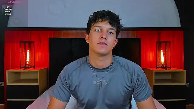 Leo_Savage_ Show Webcam