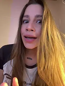 LynnSam_ élő XXX-chatje