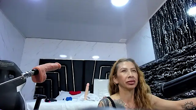 Chat XXX ao vivo de Ladyy_Scarlett