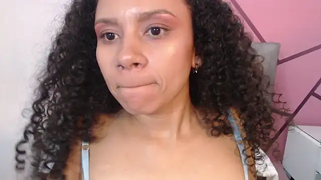 Czat XXX na żywo – Little18Doll