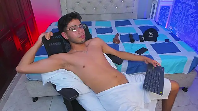 hunterwest06 webcam show