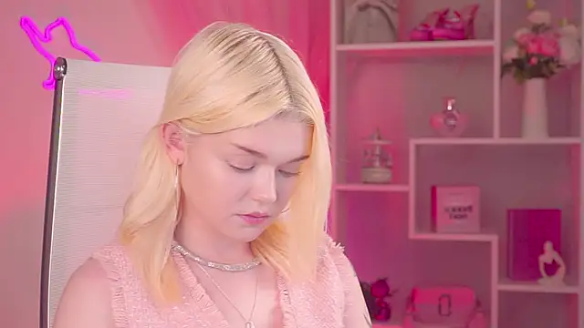 AdeleCartier Chat XXX in diretta
