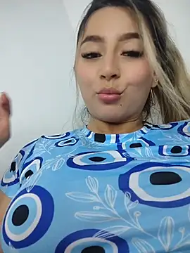 Chat XXX en directo de CelesteBlaze_