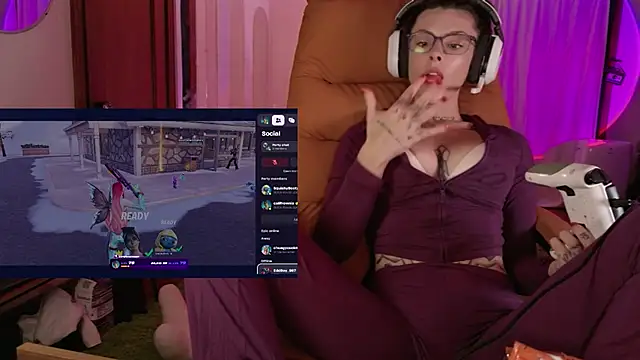 XXX chat uživo modela GennaJames