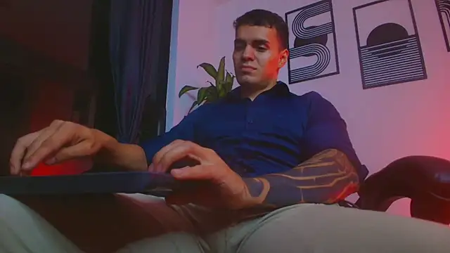ALPHA_DOMINUS_ élő XXX-chatje