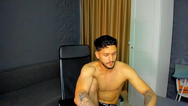 TroyWadee webcam show