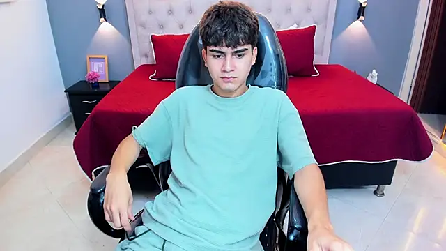 Tommy18__ Live XXX-chat