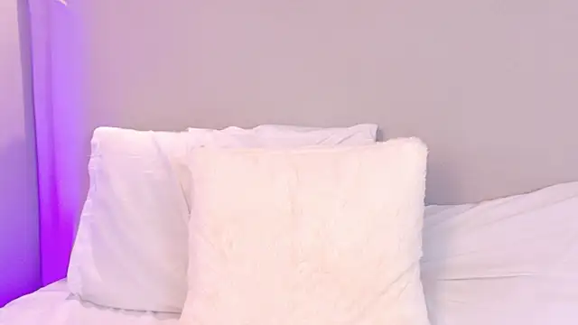 Chat XXX en directo de NaomiKlarc