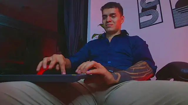 ALPHA_DOMINUS_ élő XXX-chatje