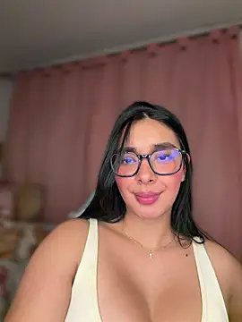 MiaSofia__ Adlı Modelin Canlı XXX Sohbeti