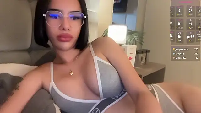 youngstunnagirl's Webcam Show